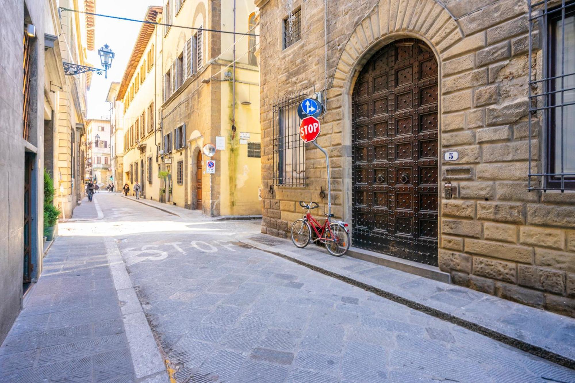 Appartamento Ponte Vecchio Con Posto Auto Su Richiesta Флоренция Экстерьер фото